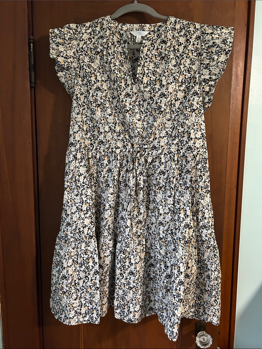 Time and Tru Floral Tiered Dress with Flutter Sleeves - Black & Cream